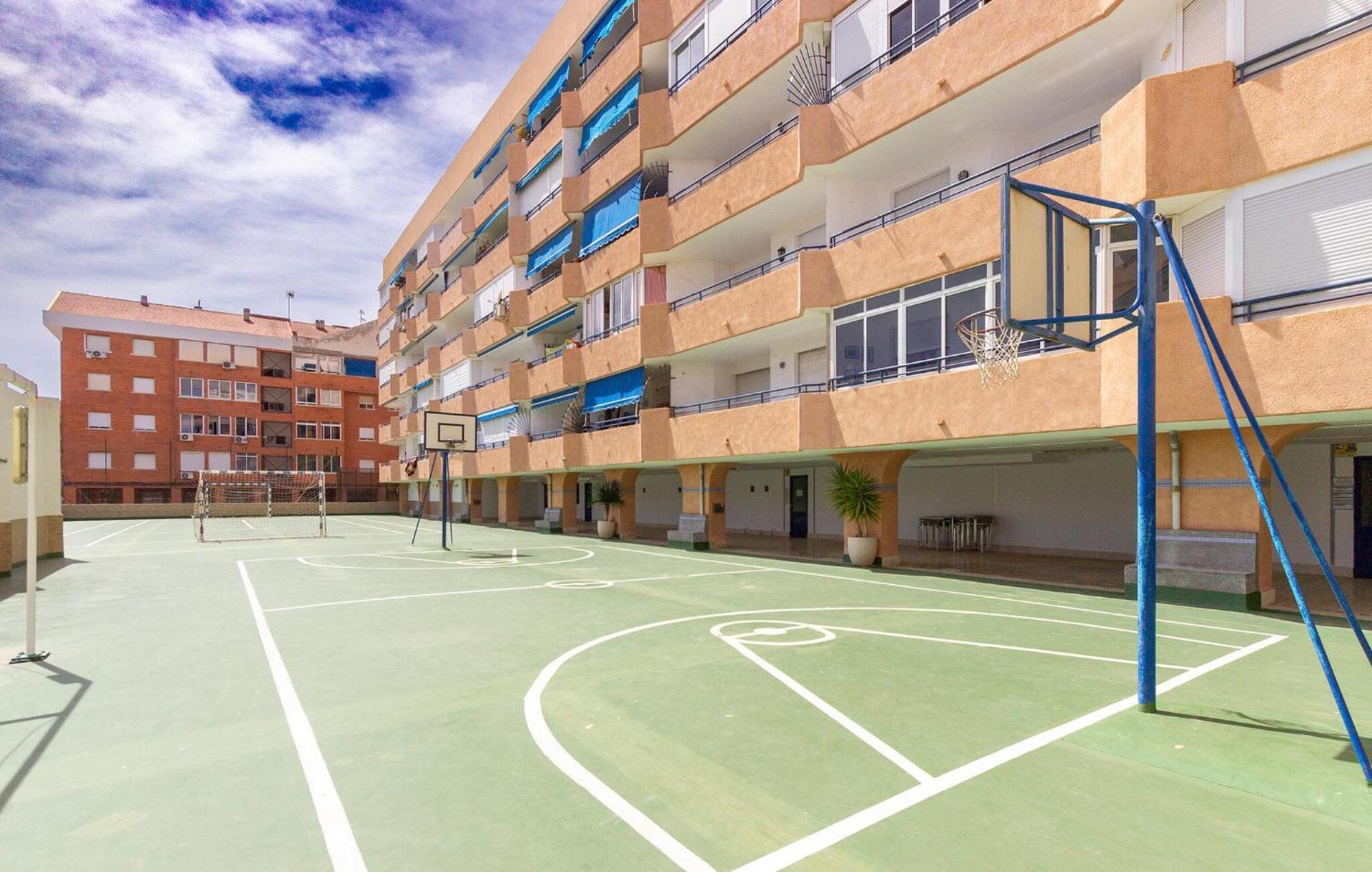 Nice Apartment In Torrevieja With Kitchen ภายนอก รูปภาพ
