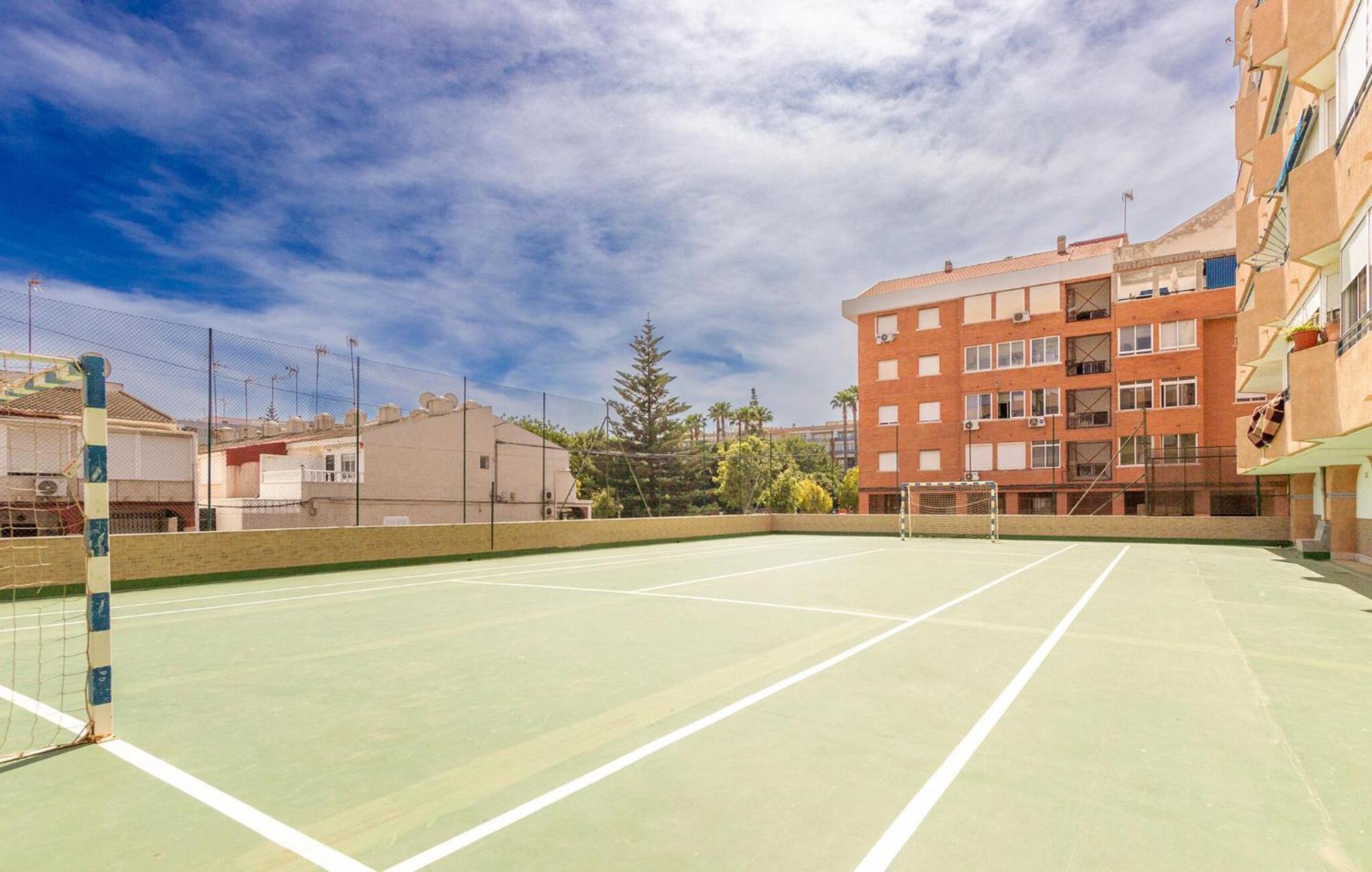 Nice Apartment In Torrevieja With Kitchen ภายนอก รูปภาพ