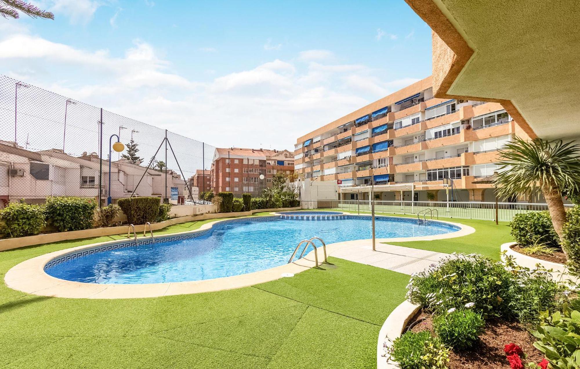 Nice Apartment In Torrevieja With Kitchen ภายนอก รูปภาพ
