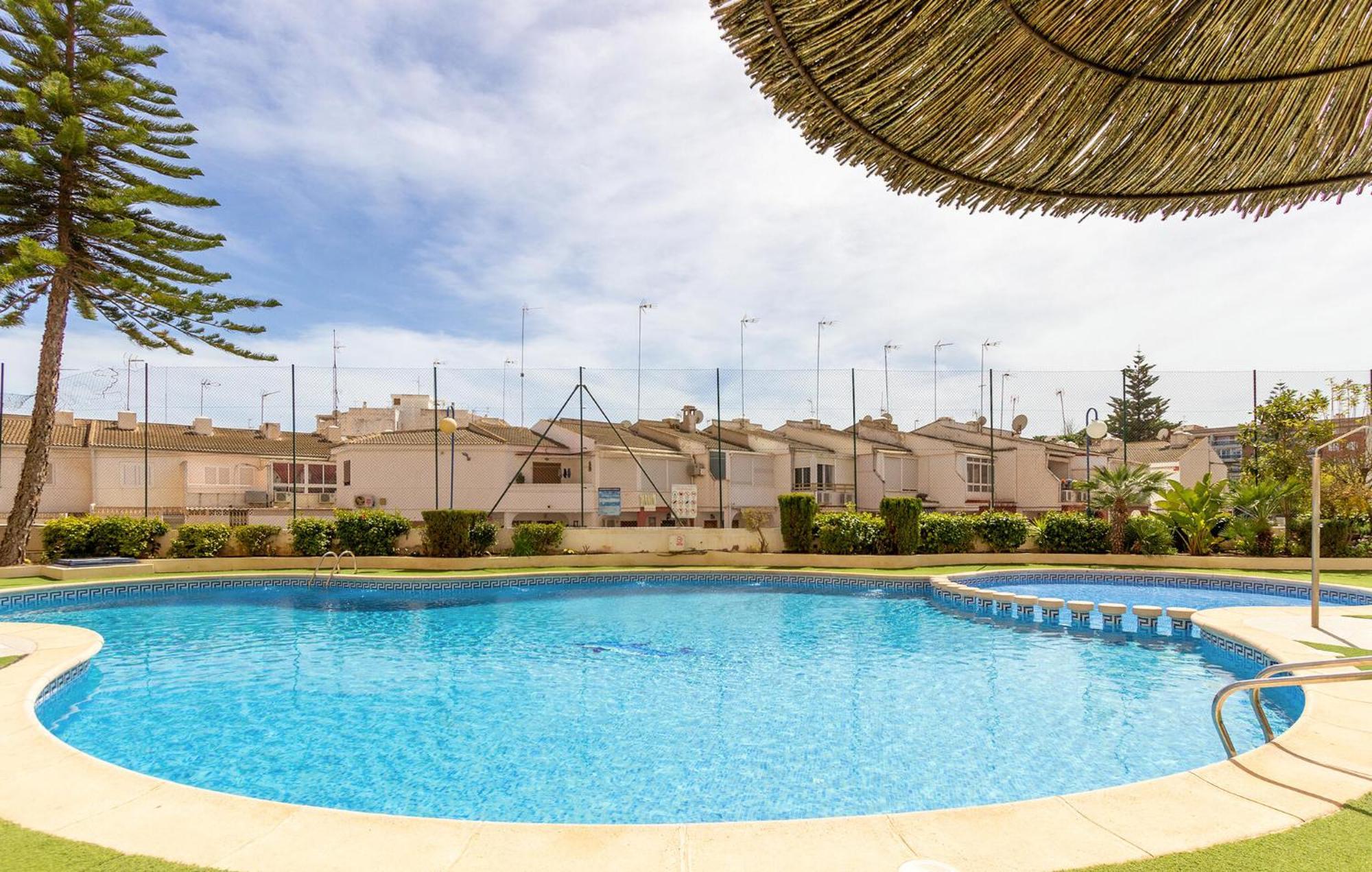 Nice Apartment In Torrevieja With Kitchen ภายนอก รูปภาพ