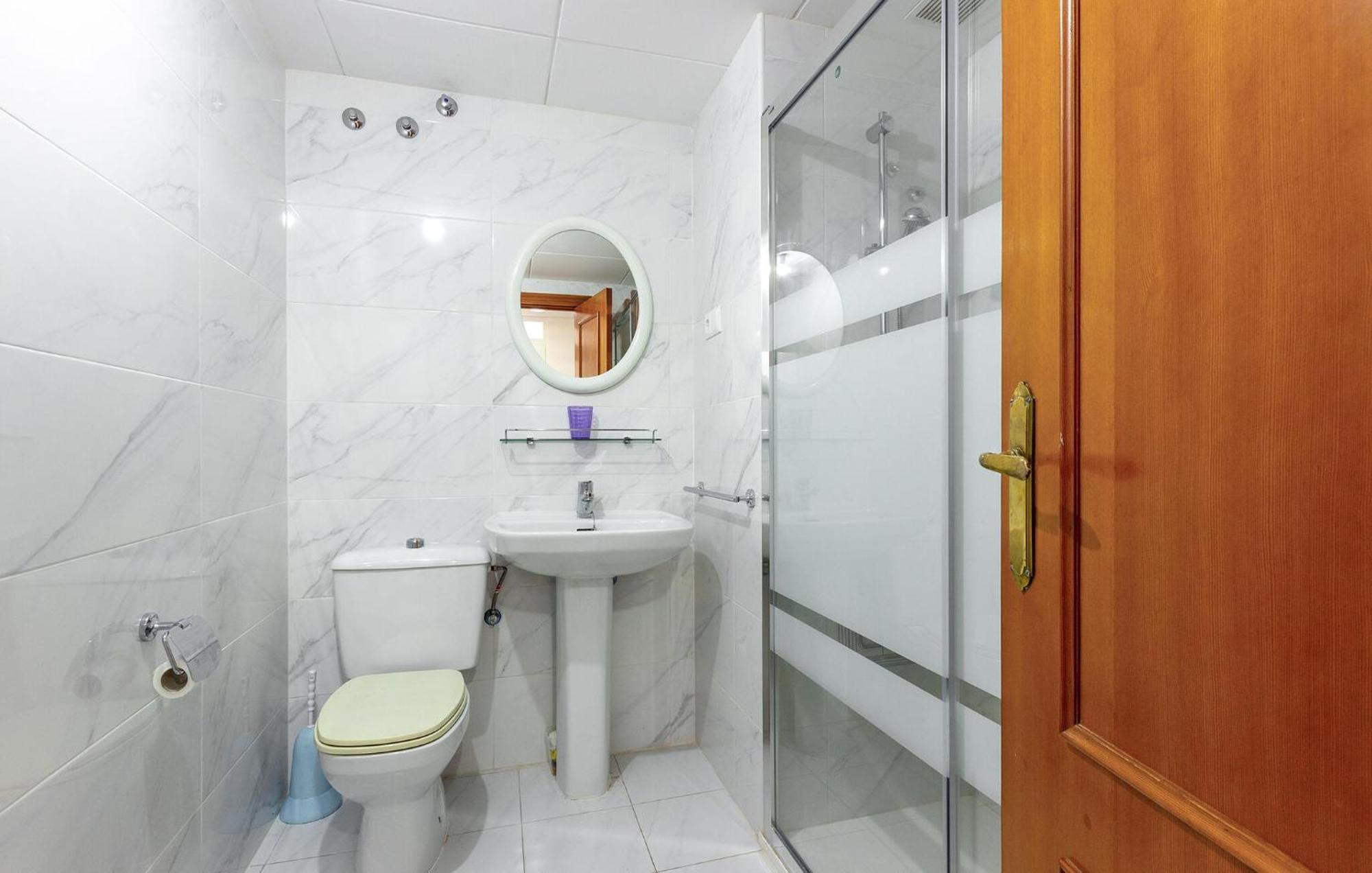 Nice Apartment In Torrevieja With Kitchen ภายนอก รูปภาพ