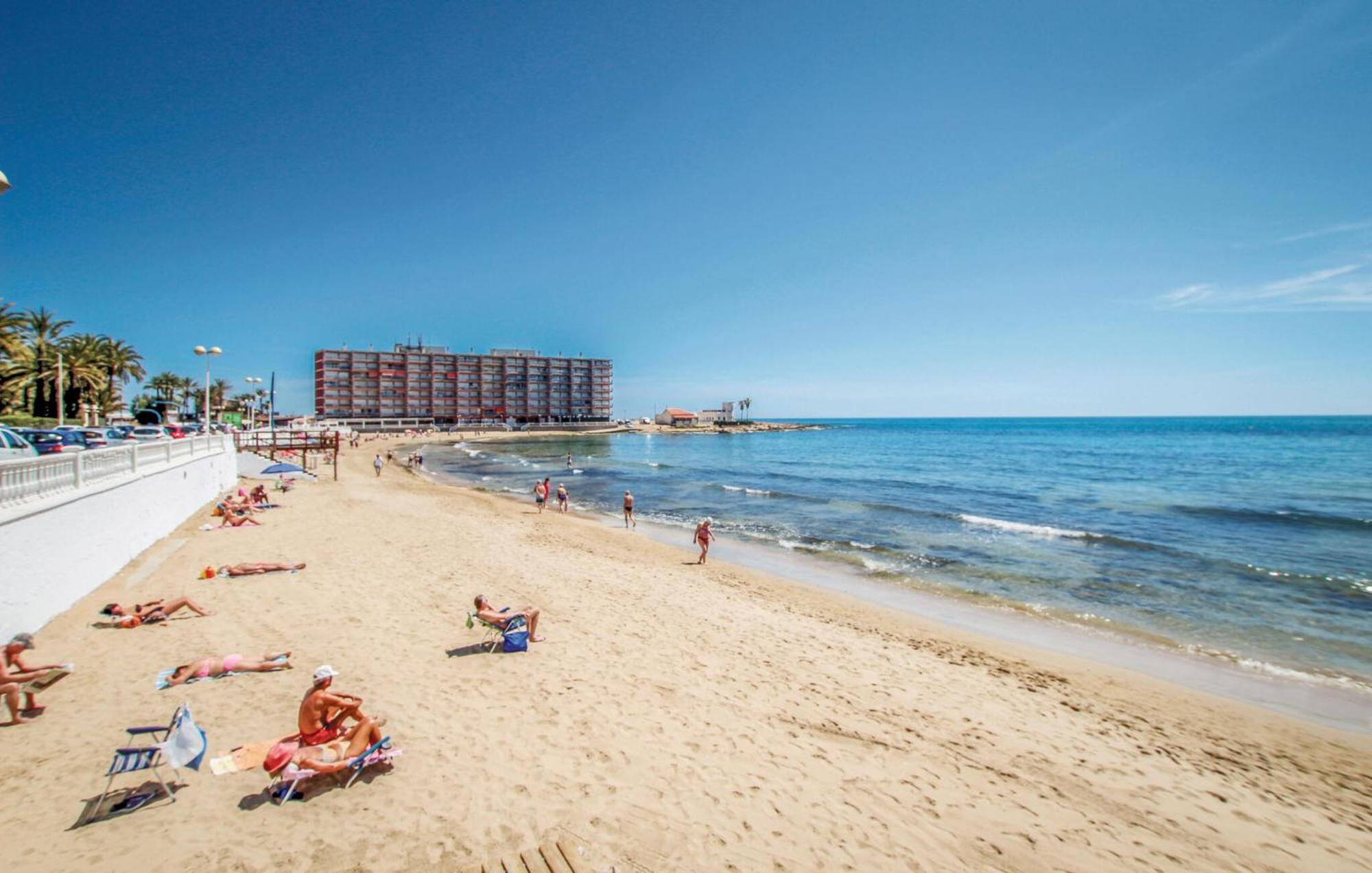 Nice Apartment In Torrevieja With Kitchen ภายนอก รูปภาพ