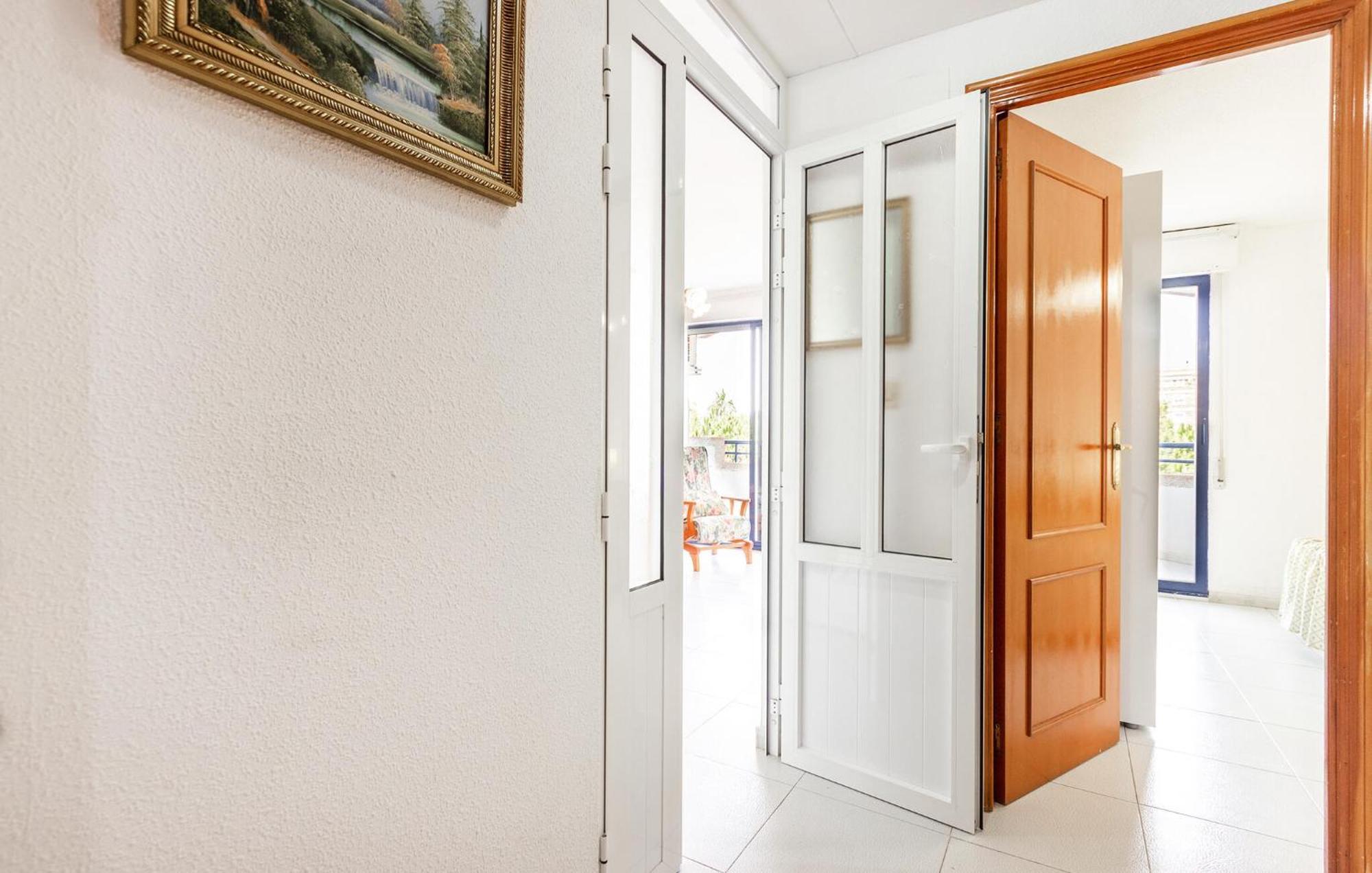 Nice Apartment In Torrevieja With Kitchen ภายนอก รูปภาพ