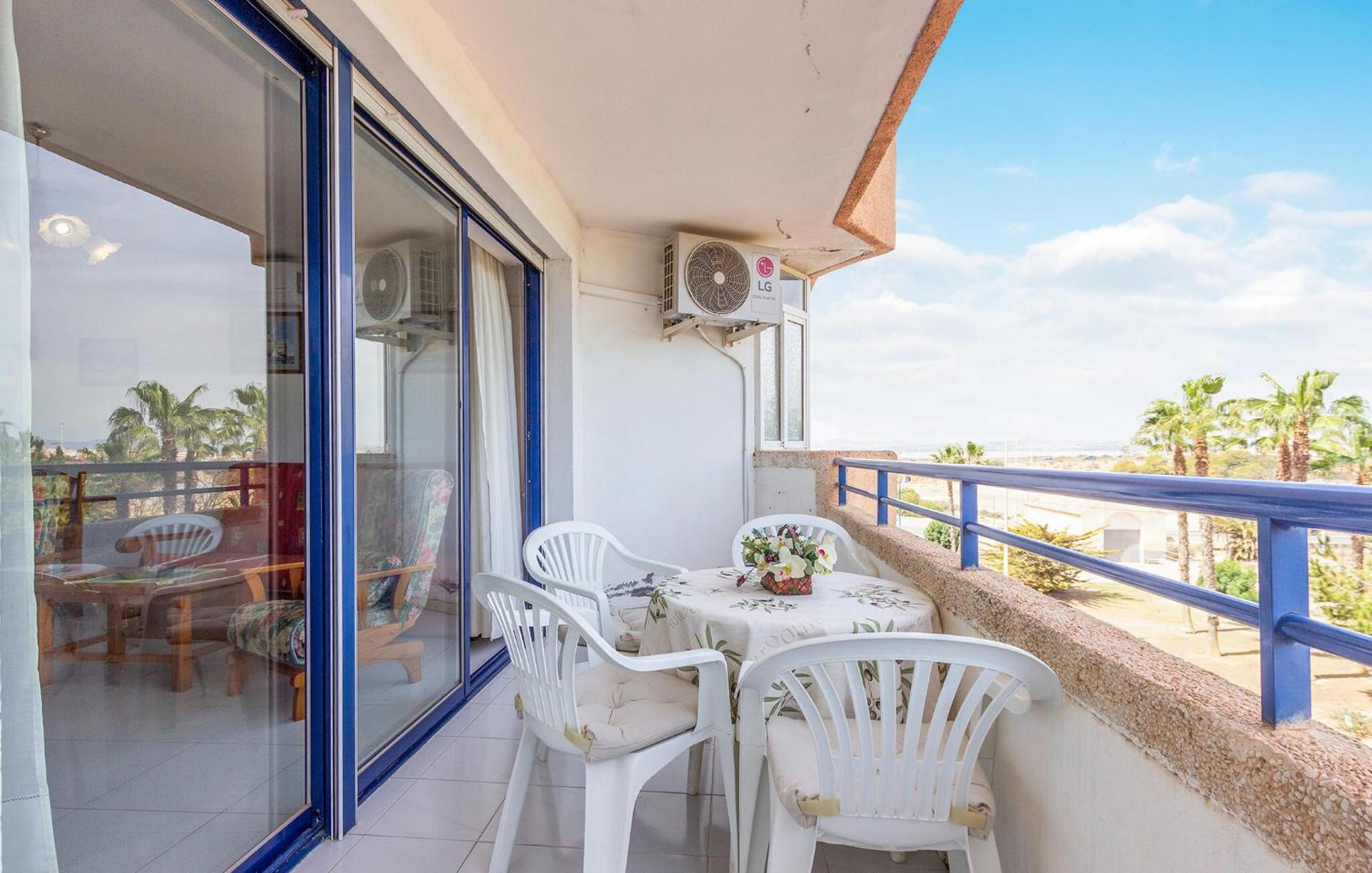 Nice Apartment In Torrevieja With Kitchen ภายนอก รูปภาพ