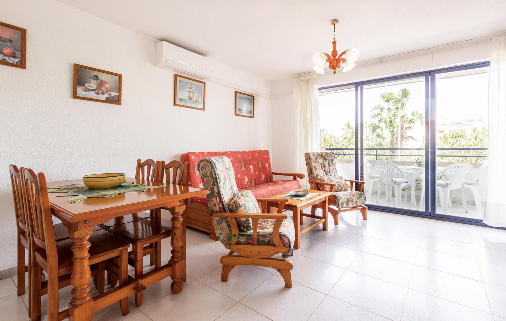 Nice Apartment In Torrevieja With Kitchen ภายนอก รูปภาพ